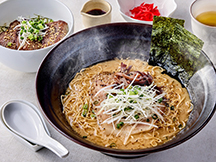 濃厚とんこつラーメンと和牛ミニステーキ丼